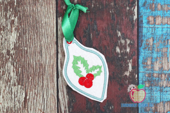 Christmas Holly Leaves and Berry ITH Review